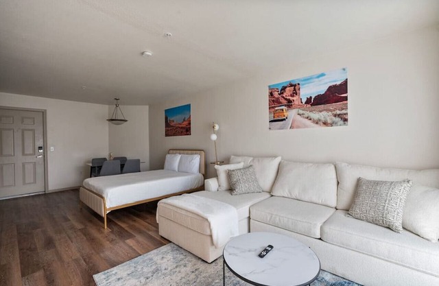 Luxury 1B1B Tempe Free Parking