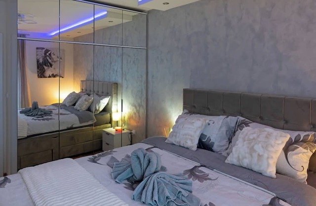 ENNA - Cozy 1-bedroom apartment with PRIVATE PARKING