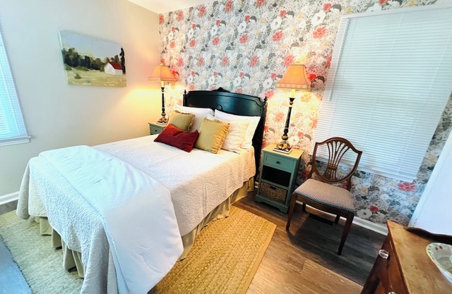The Oasis. Cozy 3-bed house 1 mile to Campbell University. WiFi