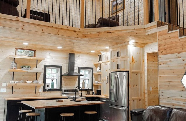 Farm Stay in Jasper MO