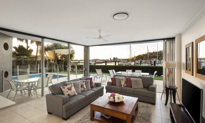 Hamilton Island Apartment | Pavillions 12 Waterfront Inground Pool +Golf Buggy