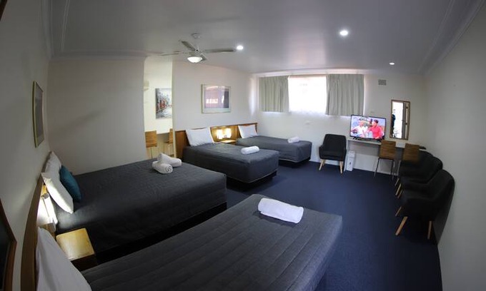 Mayfield West Bed & Breakfast | RIN Family Room for 5 (4 Beds) (Not Pets Friendly)