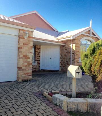 Currambine House | Fully furnished share accommodation