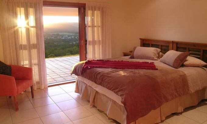 Atherton Bed & Breakfast | The Summit Retreat - Majestic B&B Room