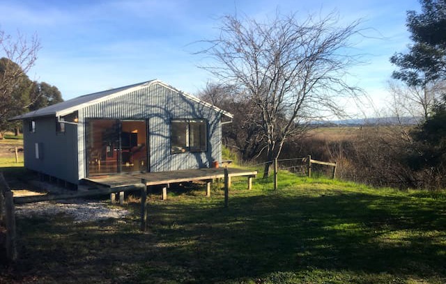 Heyfield Cabin | The Rainbow Cottage at Abington Farm
