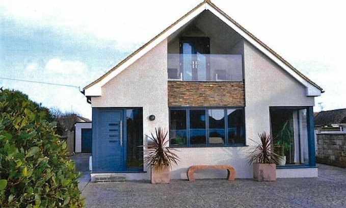 Ferring House | Ferring home a stone's throw from the beach