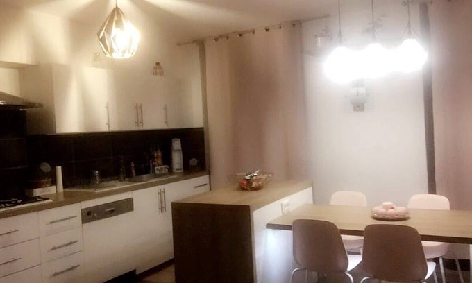 Route d'Arles House | Chambre double clim wifi sdb proche gare