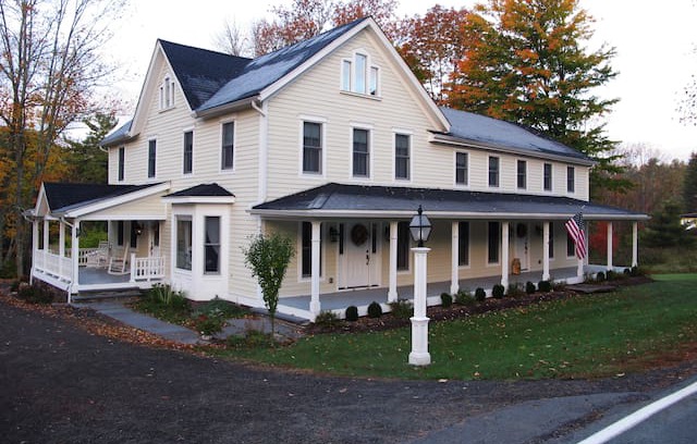 Ellenville House | The Wagar Farm at Hanging Rock - The Eck Suite