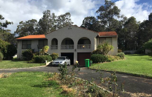 Donnybrook House | Large property in town