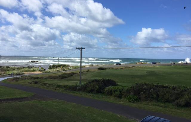 Peterborough House | Peterborough Foreshore Holiday Accommodation