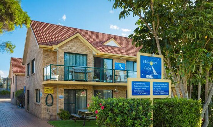 Merimbula Hostel | Triple Room - Shared Bathroom Facilities