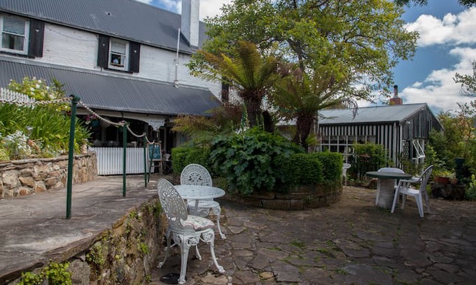 New Norfolk Bed & Breakfast | Old Colony Inn