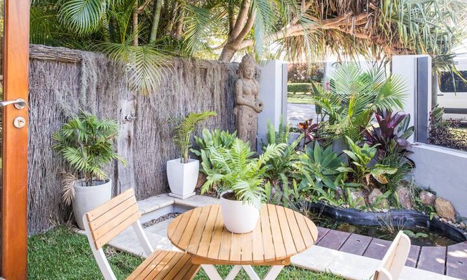 Byron Bay Hotel | Garden Room 1