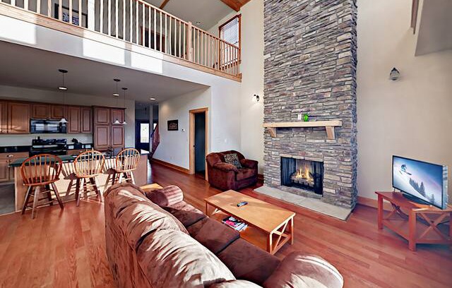 Wolf Laurel House | Corner Unit w/ Mountain Views, Next to Ski Lift