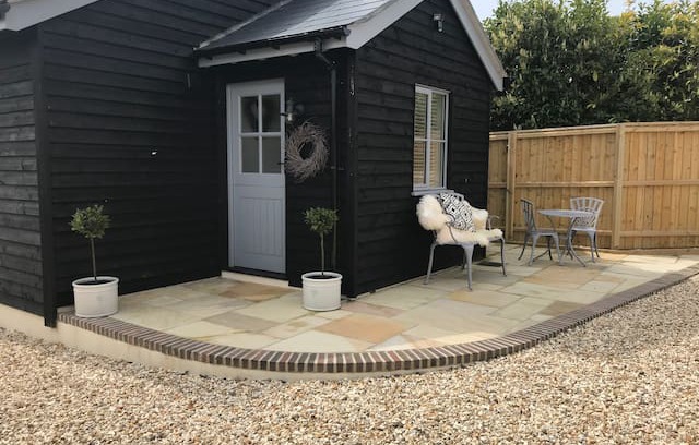 Piddlehinton Cabin | Teals Den at Carters Barn Farm