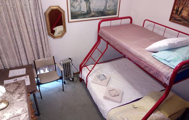 Wagga Wagga House | Central Wagga Homestyle Bed and Breakfast - BR 6