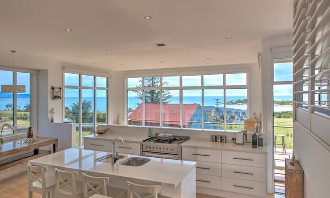 Bicheno House | The Ultimate Beach House - Bicheno