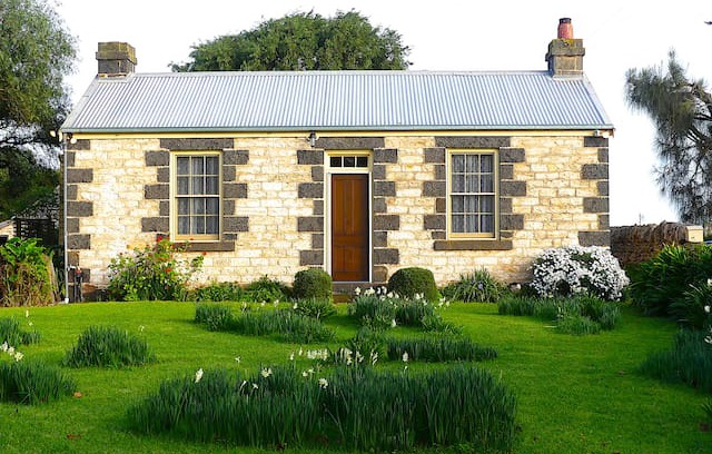 Port Fairy Cabin | Arrondoon 1 Bedroom at Cherry Plum Cottages