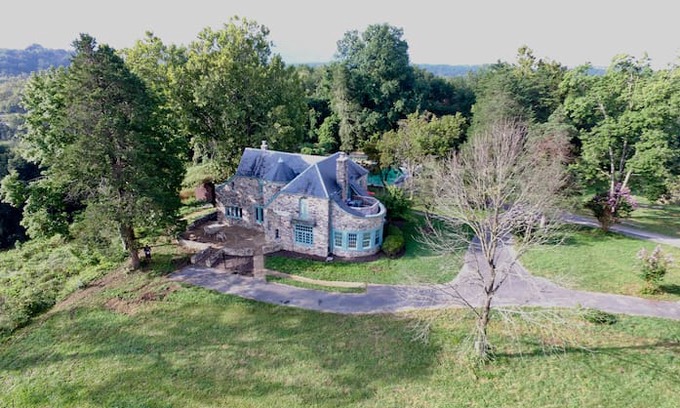 Strasburg House | Cedar Creek Wayside Castle