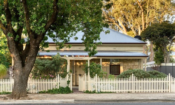 Tanunda Cabin | Miriam's Cottage self contained Bed and Breakfast