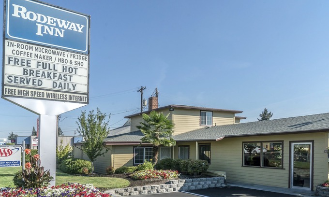 City Center Medford Hotel | Rodeway Inn Medford