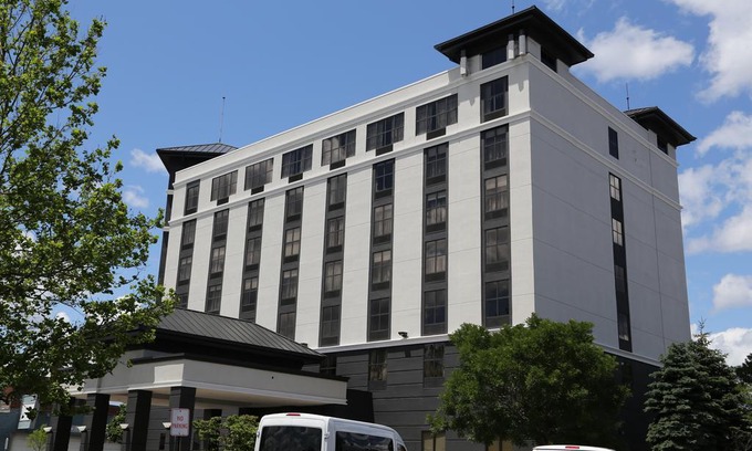 Chelsea Hotel | DoubleTree by Hilton Boston Logan Airport Chelsea