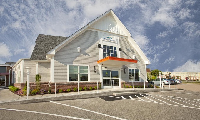 Middletown Hotel | Howard Johnson by Wyndham Middletown Newport Area