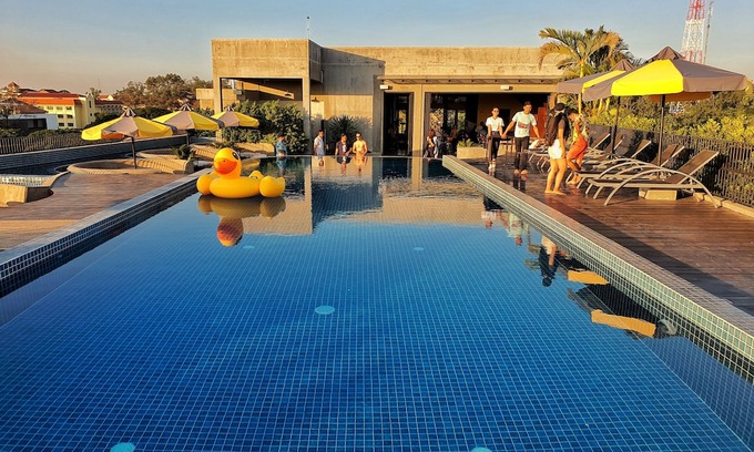Downtown Siem Reap Hotel | The Twizt - Lifestyle Hostel