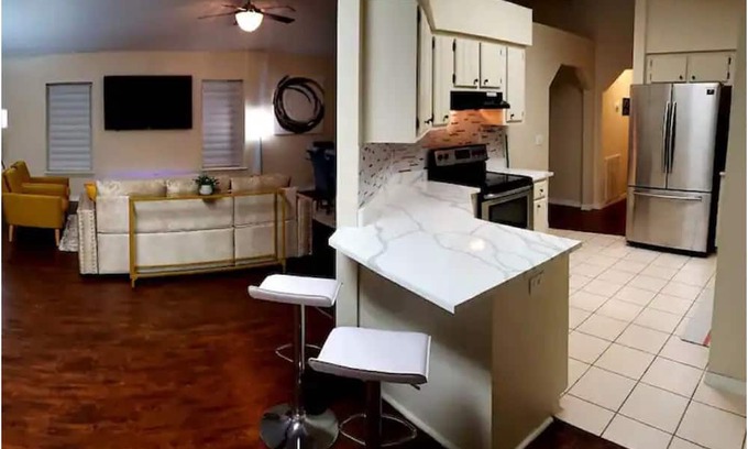 Candler House | Eclectic Ranch Style Home - Sleeps 12