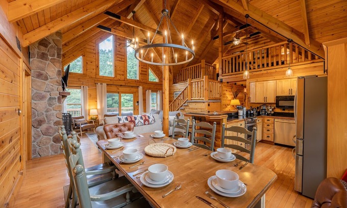 Mace Cabin | Luxe Snowshoe Lodge~Mins to resort~Hot tub~Firepit~Pond