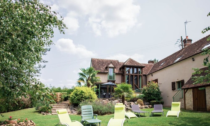 Dollon Cottage | Gite Dollon, 8 bedrooms, 14 persons
