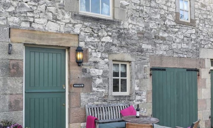 Alsop en le Dale Cottage | Church Farm Holiday Cottages - Winnets Cottage