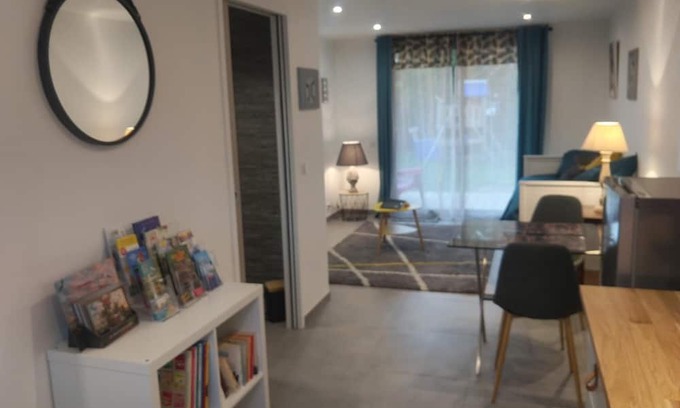 Port District Apartment | Seaside studio with swimming pool.
