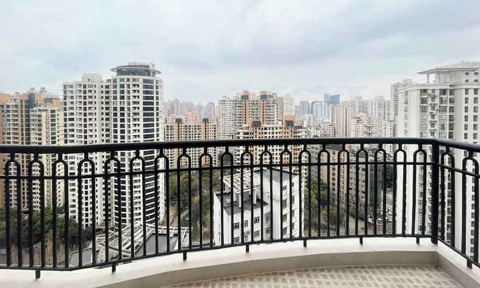 Huangpu Apartment | Stylish 3-Bedroom Apt Near Shanghai’s Iconic Attractions