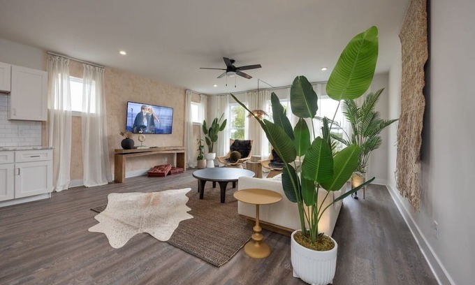 Whitebridge House | Sylvan Collective Retreat #1-5 - Mins to Midtown - Sleeps 40