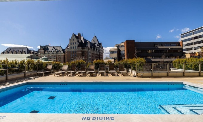 Inner Harbour Condo | Downtown 2Bed, Office, Pool, Gym, Parking, 2 Large Patios. City & Pond Views!