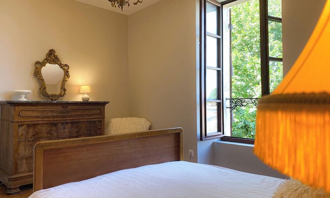Mougon-Thorigne Bed & Breakfast | Charming chambres d'hotes in a former presbytery. 7 minutes from the A10 motorway.