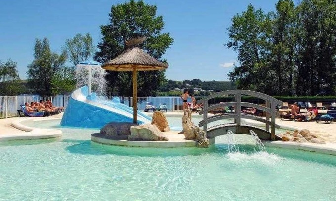 Canet-de-Salars House | Camping 4 étoiles - Parc aquatique - ccaaaag