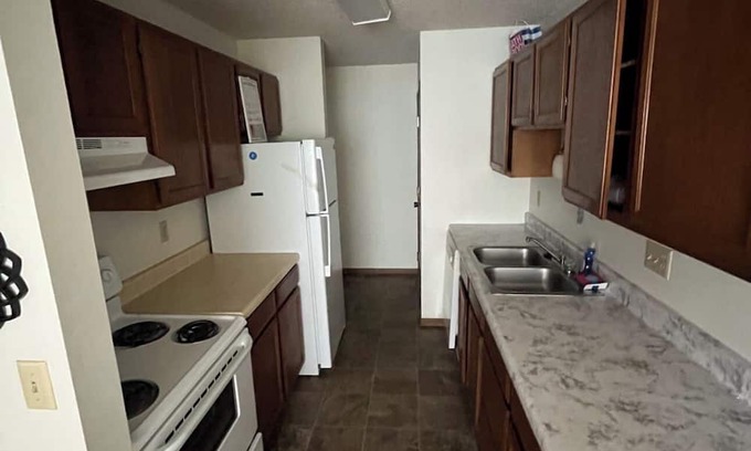 Bismarck Apartment | Cozy 1-bedroom apartment in pleasant Bismarck with AC, patio