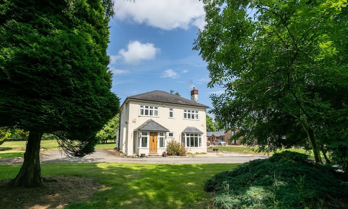 Whitney-on-Wye House | Woodcote House Farm - a serviced house that sleeps 6 guests in 3 bedrooms
