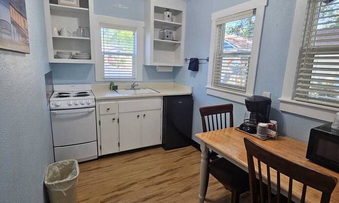 Lakeport Cabin | Cabin with 1 Bedroom and Kitchen