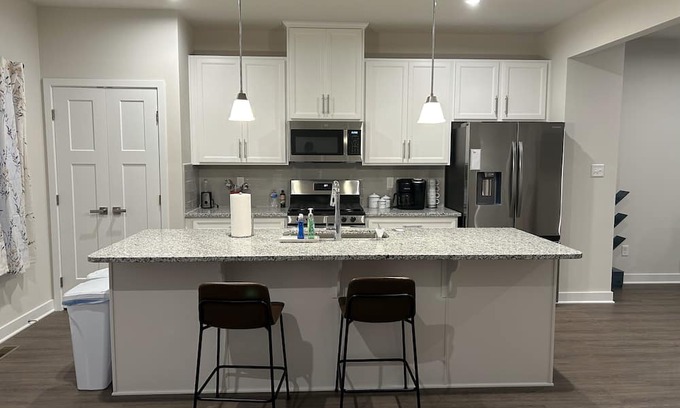 Gibsonia House | Newly built 3-bedroom townhome with comfort and style