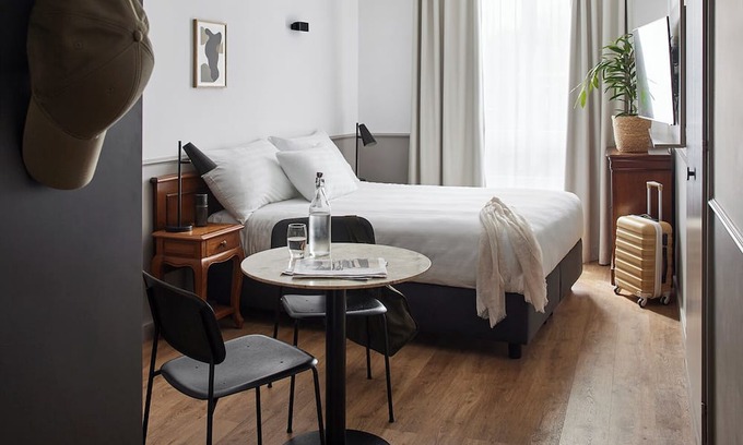 Lausanne House | Charming hotel in fantastic Lausanne with WiFi, fitness room, AC