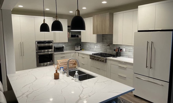 Boulevard Bluffs House | Private 3-bedroom house in scenic Mukilteo with WiFi, AC