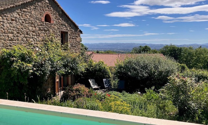 Chenereilles House | Stone house with heated swimming pool in Forez