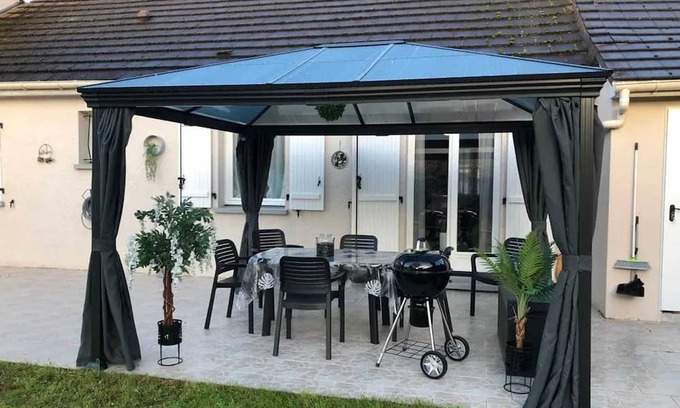 Meaux House | Homerez - Charming house with garden near Meaux