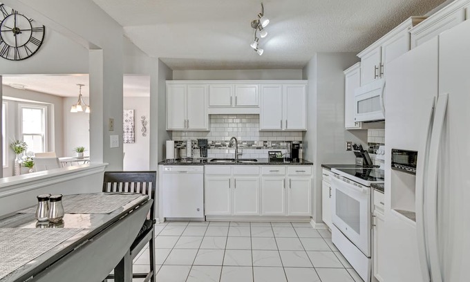 South View House | Convenient Hope Mills Home ~ 6 Mi to Fayetteville!