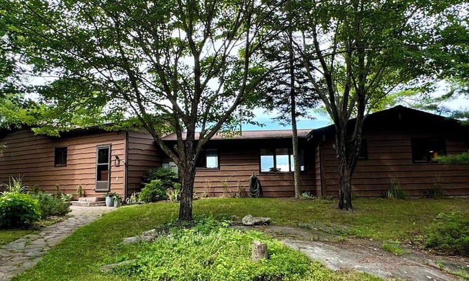 The Archipelago Cottage | Beautiful lakefront Georgian Bay Cottage in Pointe Au Baril, Family friendly