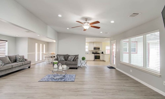 Pearland House | Cozy Home Ideal Para Viajes en Familia y Mascotas