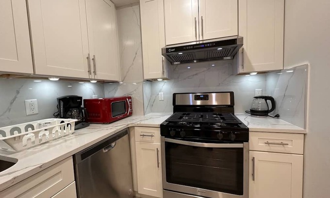 Flushing Chinatown Apartment | Brand New 1br - Linens Wi-Fi 3rd fl